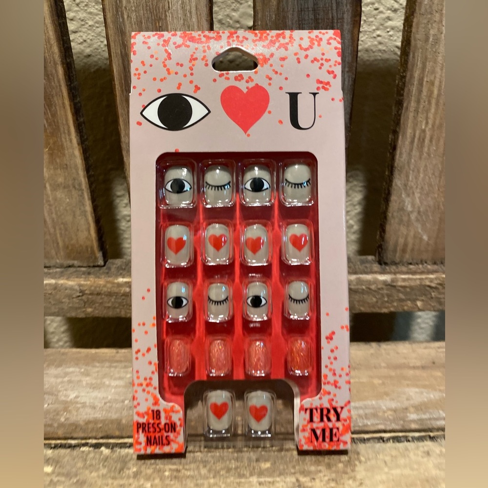 Valentine Press On Nail Set, 👁️ ❤️ U, Eye Love You, 18 Count, Age 8+